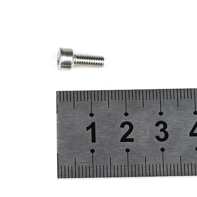 100% QC getestet M4 X 10mm Füllkopf Hex-Steckdose Maschine Schraube für Warenregal