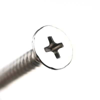 Metrischer DIN Standard Tek 5 Kohlenstoffstahl Trusskopf Phillips mit Wing Selbstbohrschrauben angepasst